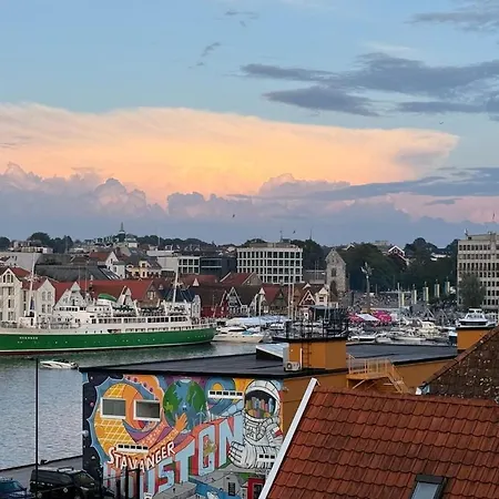 Historic Old Town 2br Duplex, Sea Views & Balcony Apartment Stavanger