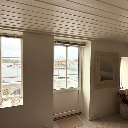 Historic Old Town 2br Duplex, Sea Views & Balcony Apartment Stavanger