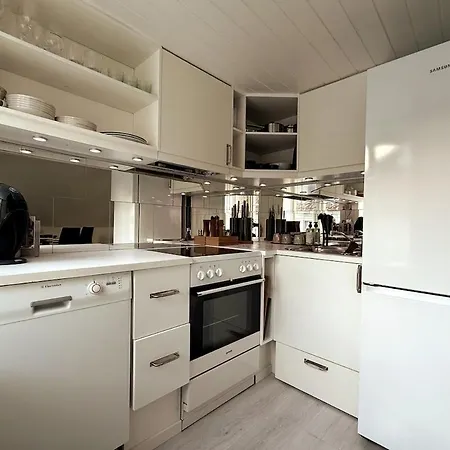 Historic Old Town 2br Duplex, Sea Views & Balcony * Stavanger