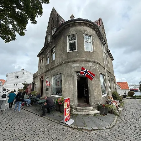 Historic Old Town 2br Duplex, Sea Views & Balcony * Stavanger