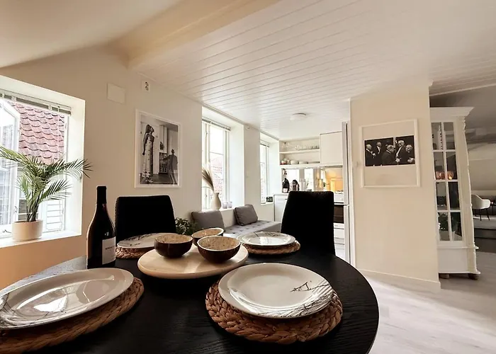 Panoramic Sea-view With Balcony Centre